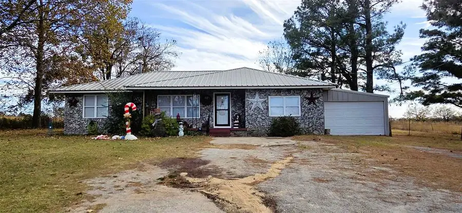 903 E Adams, Holdenville, OK 74848 - Image #2