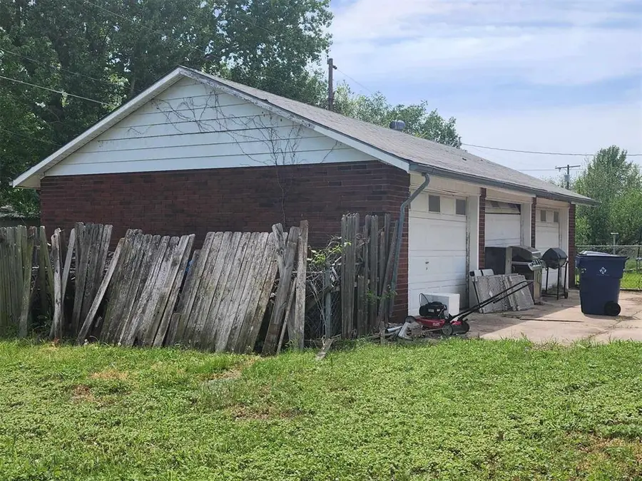 101 S Cottonwood Lane, Stratford, OK 74872 - Image #3