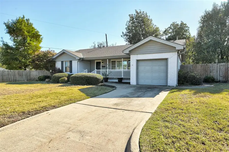 2604 Ridgeview Court, The Village, OK 73120 - Image #2