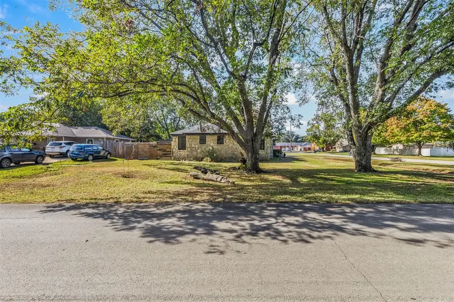301 W Chickasaw Street, Lindsay, OK 73052 - Image #2