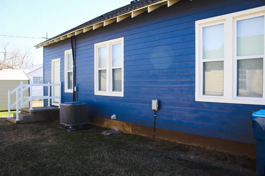 2 NW 6th Street, Tuttle, OK 73089 - Image #3