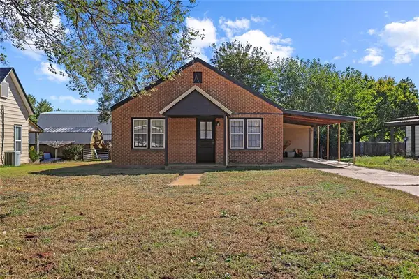 514 W Tom Stafford Street, Weatherford, OK 73096