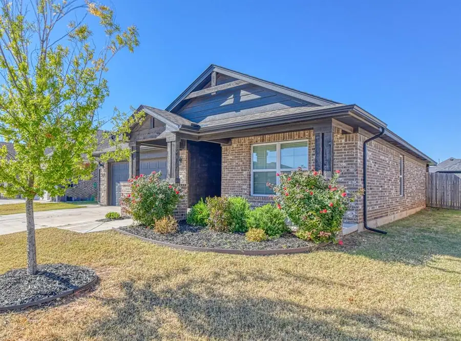 3409 Piney River Road, Yukon, OK 73099 - Image #2