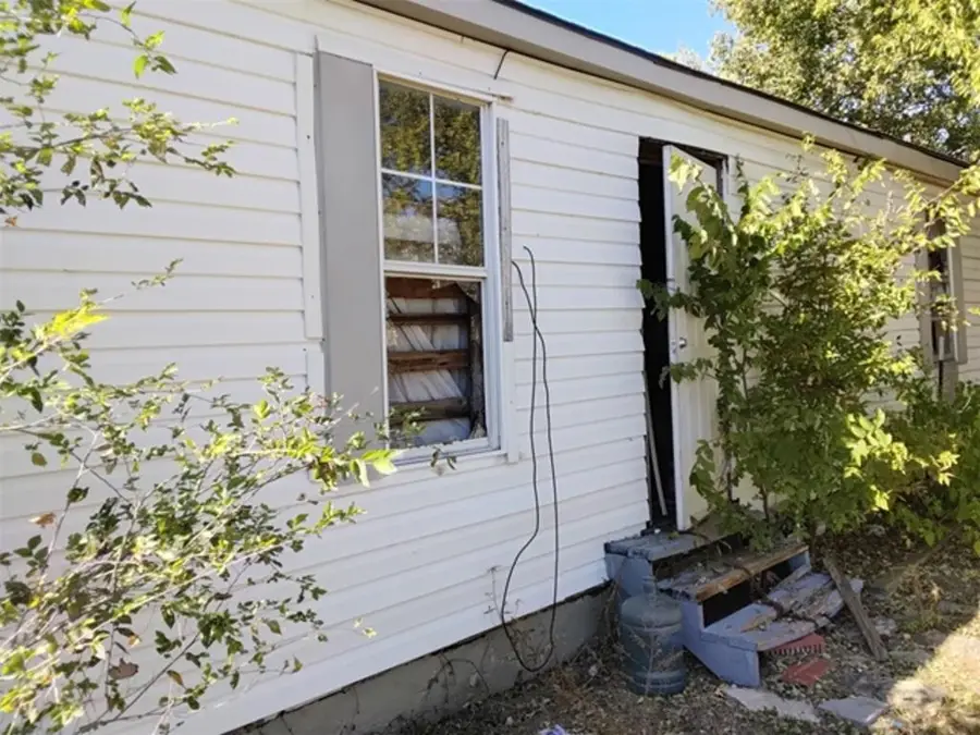 2011 SW Douglas Avenue, Lawton, OK 73501 - Image #2