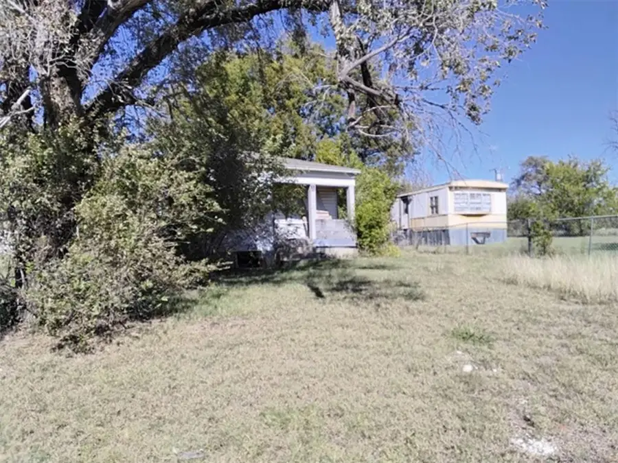 2011 SW Douglas Avenue, Lawton, OK 73501 - Image #3