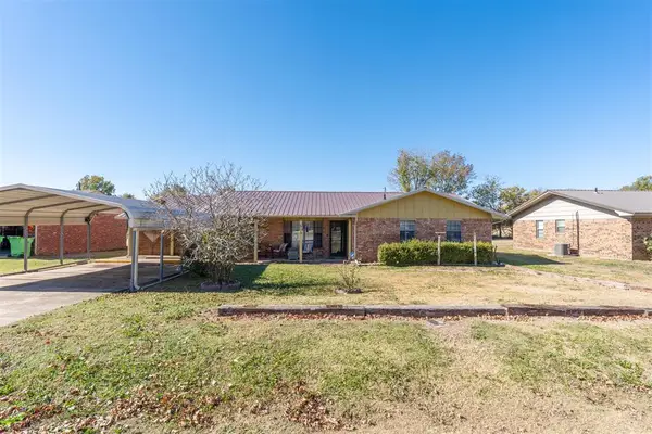 503 S 9th Street, Okemah, OK 74859