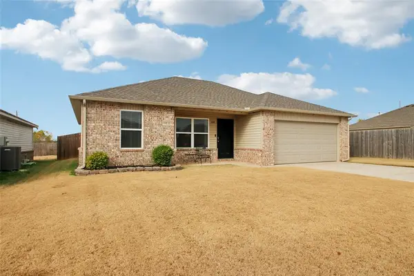 1108 Limestone Drive, Noble, OK 73068
