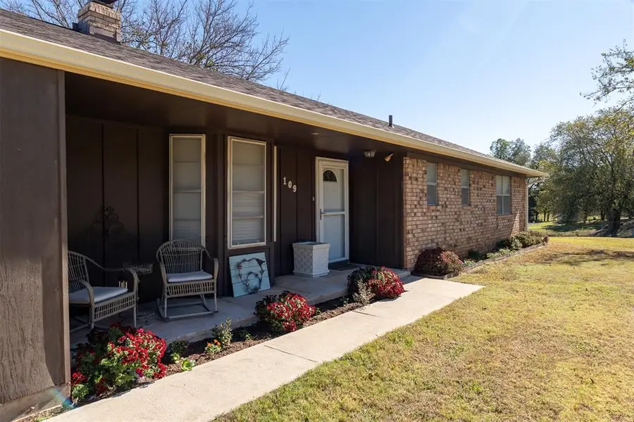 109 Tanglewood Drive, Pauls Valley, OK 73075 - Image #2