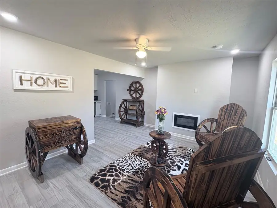 303 N 8th Street, Comanche, OK 73529 - Image #2