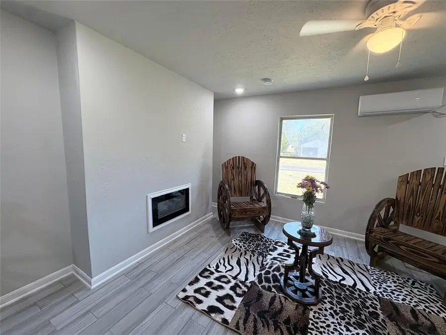 303 N 8th Street, Comanche, OK 73529 - Image #3