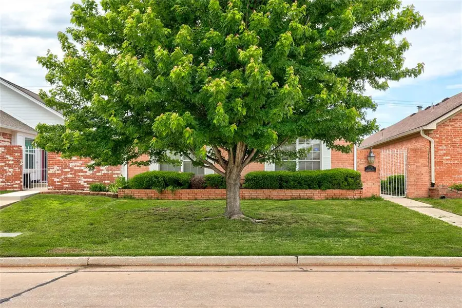 2721 Tealwood Drive, Oklahoma City, OK 73120 - Image #2