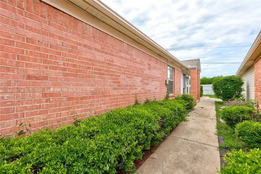 2721 Tealwood Drive, Oklahoma City, OK 73120 - Image #3