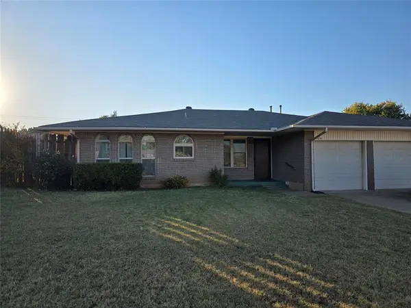 104 S 9th Street Circle, Chickasha, OK 73018