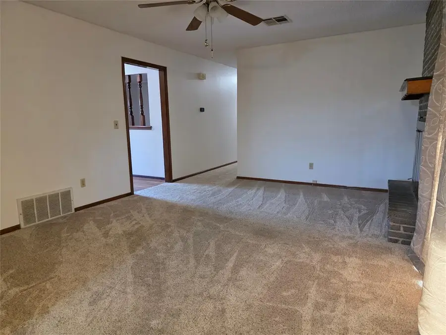 104 S 9th Street Circle, Chickasha, OK 73018 - Image #2