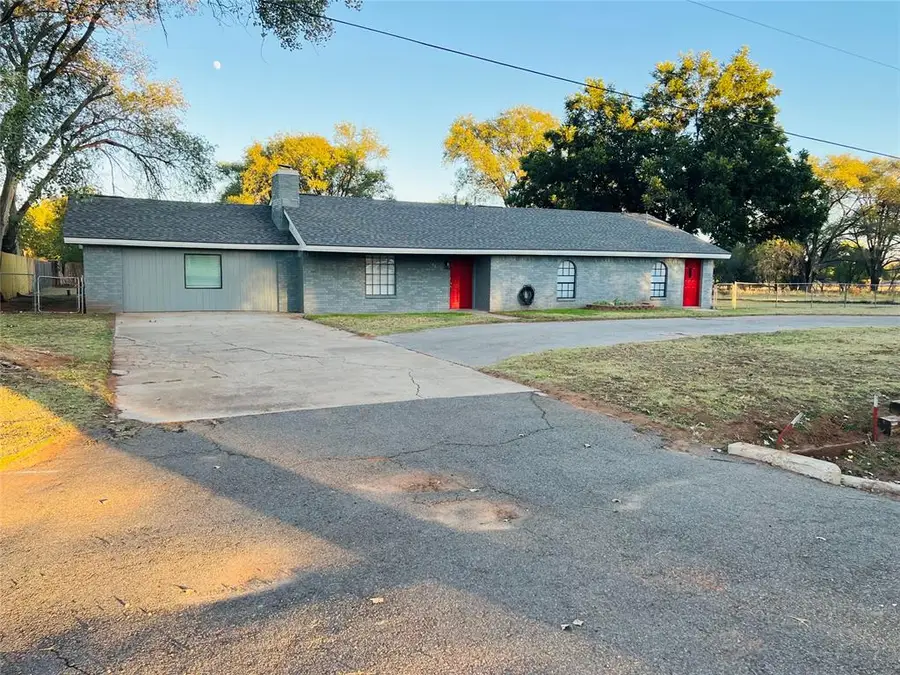 208 S 3rd Street, Sayre, OK 73662 - Image #3