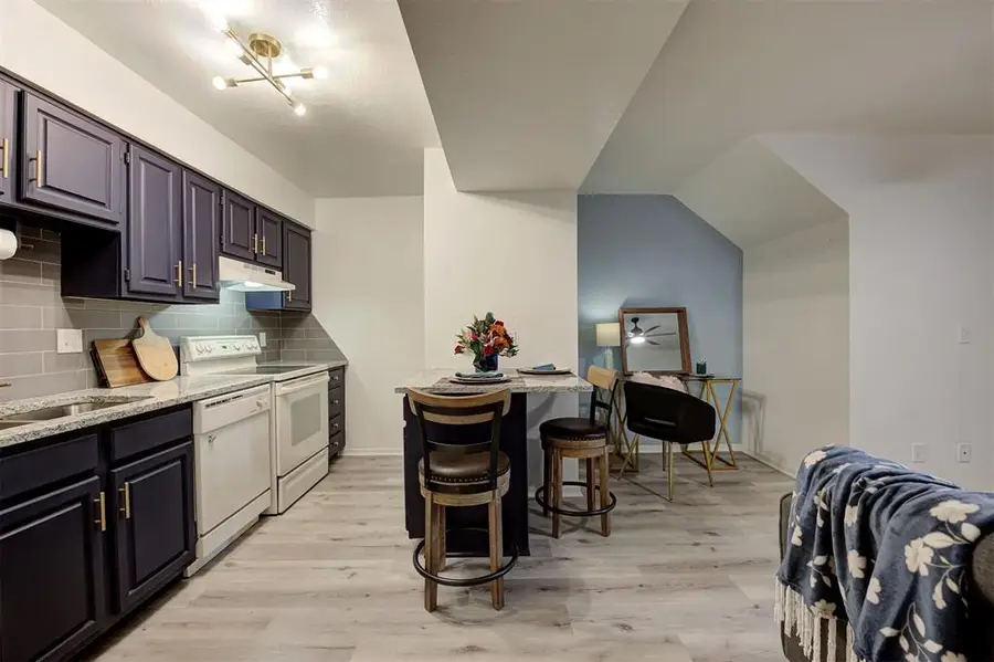 14407 N Pennsylvania Avenue #12K, Oklahoma City, OK 73134 - Image #2