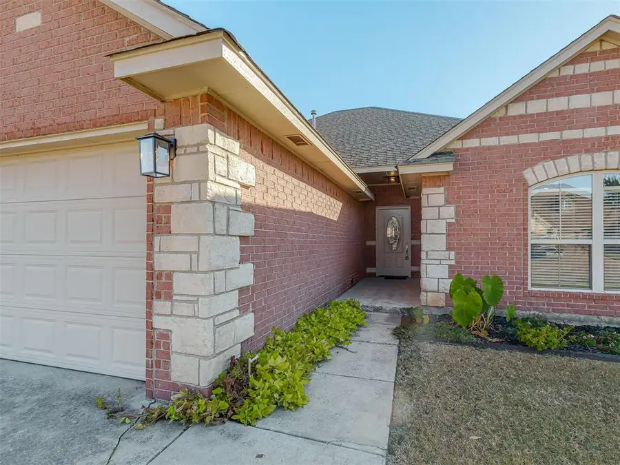 104 Stone Creek Road, Midwest City, OK 73130 - Image #3