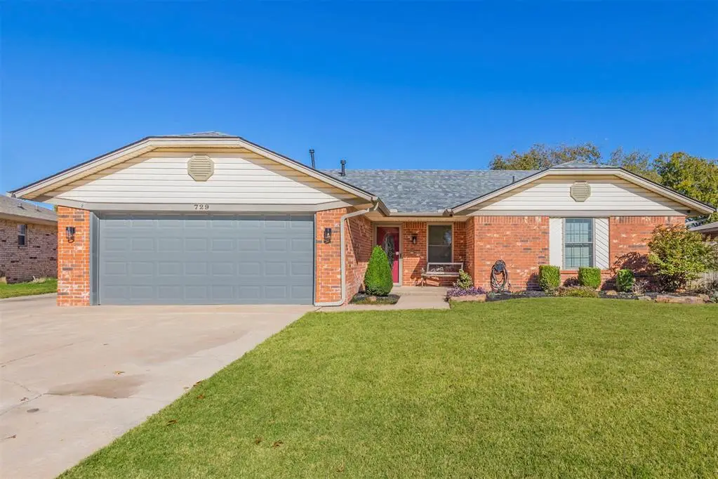 729 Saint Charles Street, Moore, OK 73160 - Image #1