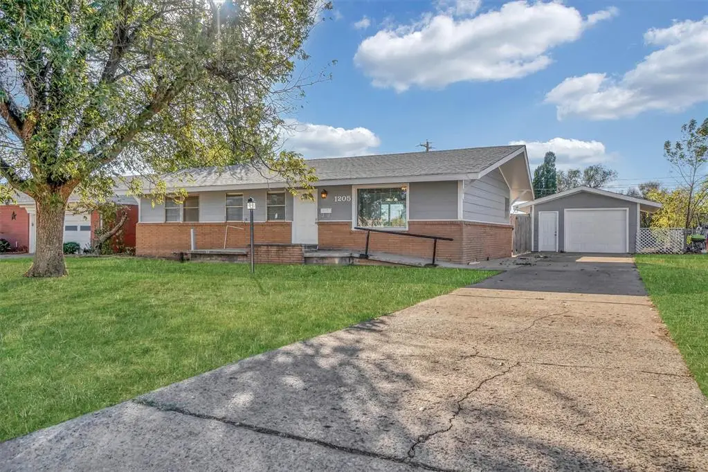 1205 N Chalmers Street, Altus, OK 73521 - Image #1