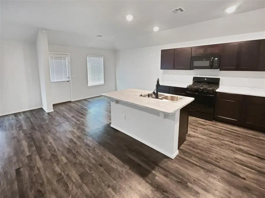 2215 Ridge Way, Chickasha, OK 73018 - Image #2