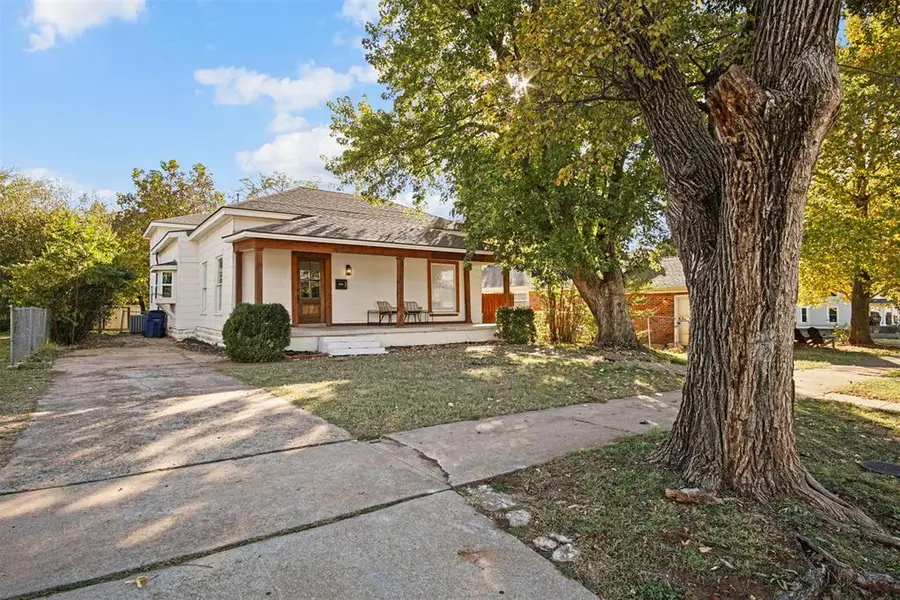 407 E Washington Avenue, Guthrie, OK 73044 - Image #2