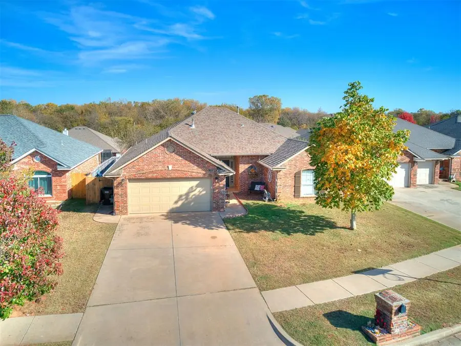 604 Loyd Lane, Moore, OK 73160 - Image #2