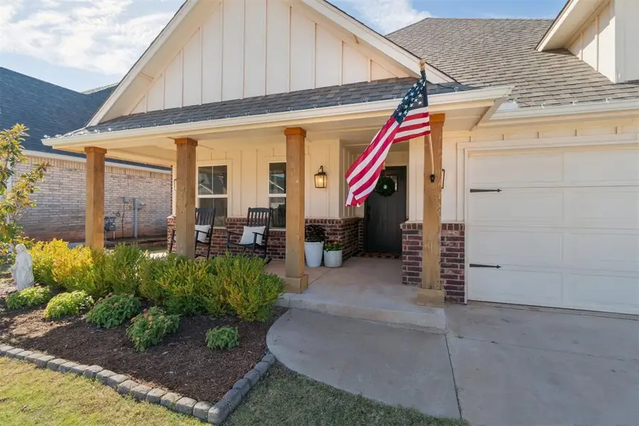 18713 Big Cedar Way, Edmond, OK 73012 - Image #2