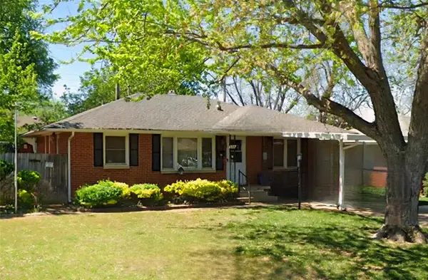 2108 Churchill Way, The Village, OK 73120