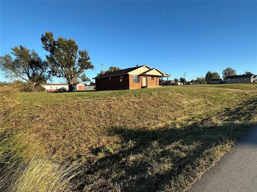 416 S County Line Road, Geary, OK 73040 - Image #2