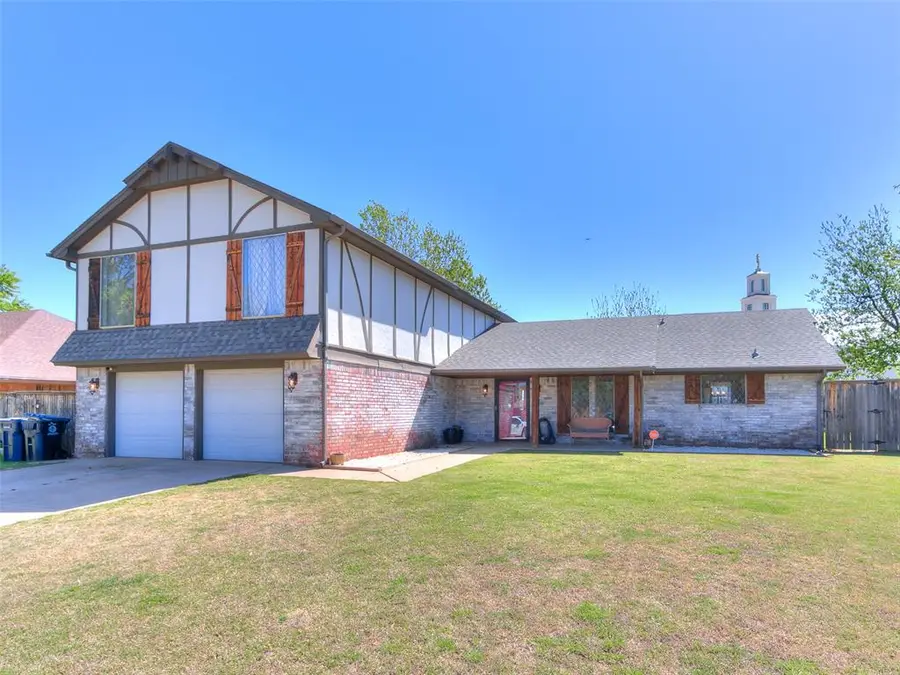 12024 Surrey Lane, Yukon, OK 73099 - Image #2