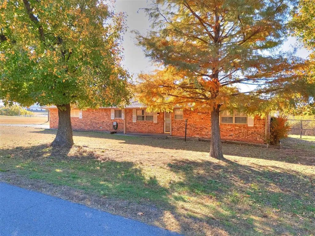 300 Wildwood Drive, Tuttle, OK 73089 - Image #1