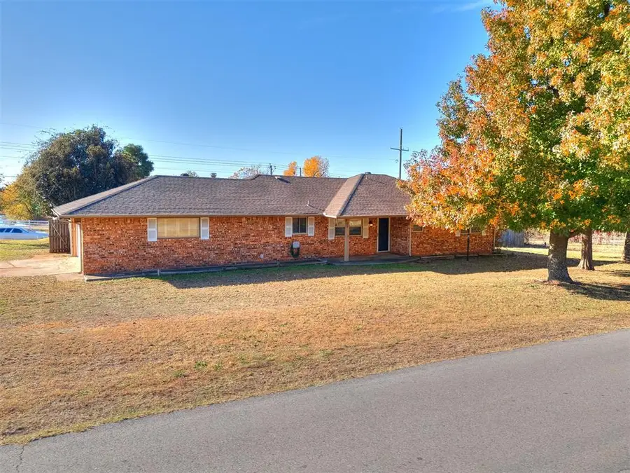 300 Wildwood Drive, Tuttle, OK 73089 - Image #2