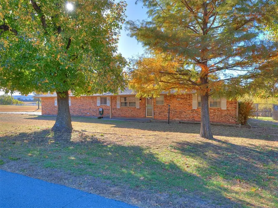 300 Wildwood Drive, Tuttle, OK 73089 - Image #3