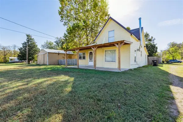 922 W Hinchley Avenue, McLoud, OK 74851