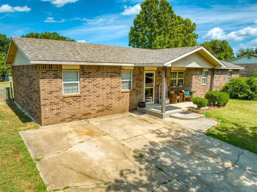 416 Donna Lane, Prague, OK 74864 - Image #1