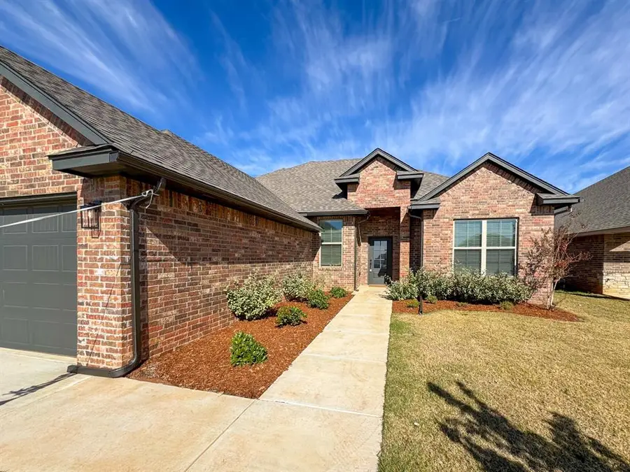 2913 Summit Hollow Circle, Norman, OK 73071 - Image #2