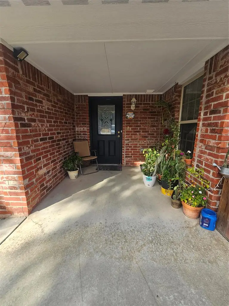 525 SW 12th Street, Blanchard, OK 73010 - Image #2