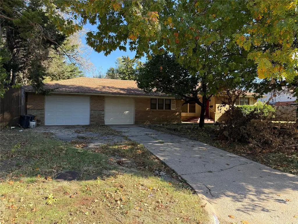 4324 N Grove Avenue, Warr Acres, OK 73122 - Image #1