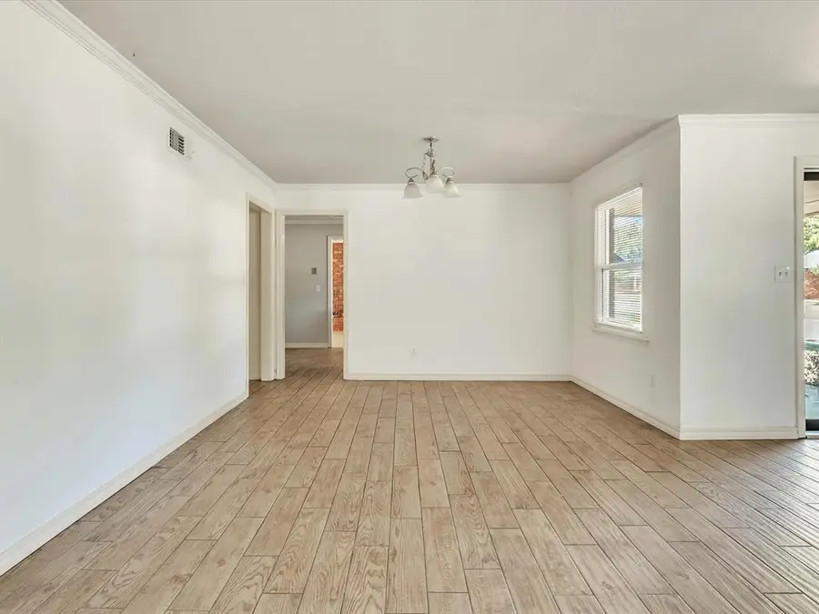 2604 Kings Way, The Village, OK 73120 - Image #3