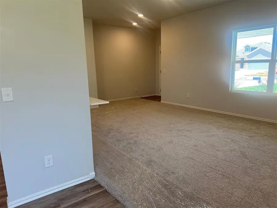 1208 E Ruger Lane, Mustang, OK 73064 - Image #3