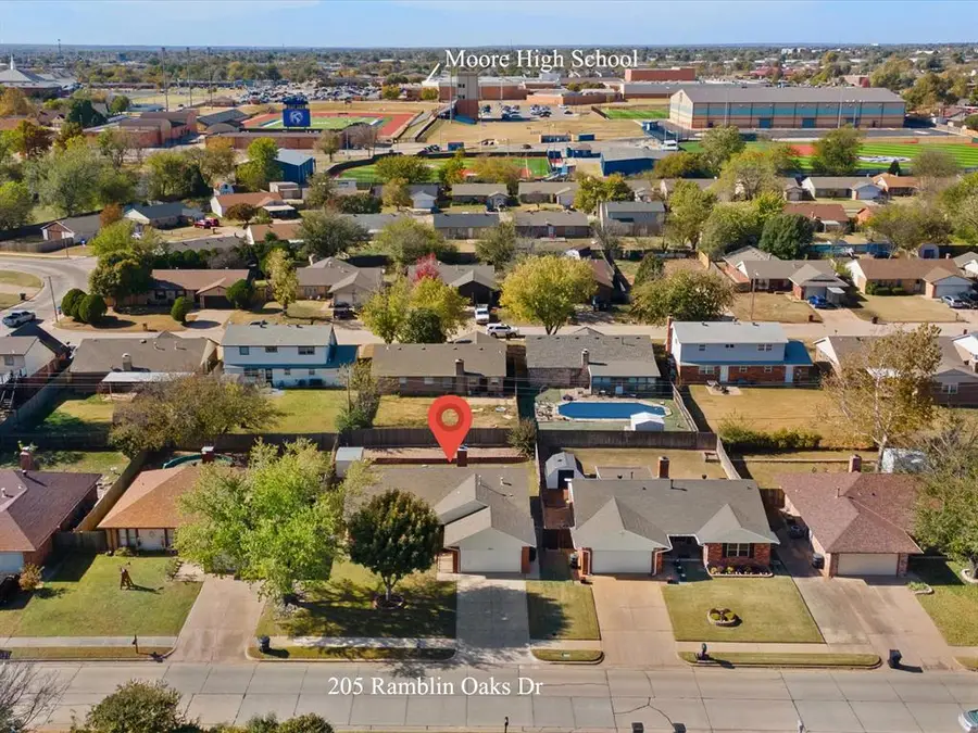 205 N Ramblin Oaks Drive, Moore, OK 73160 - Image #3