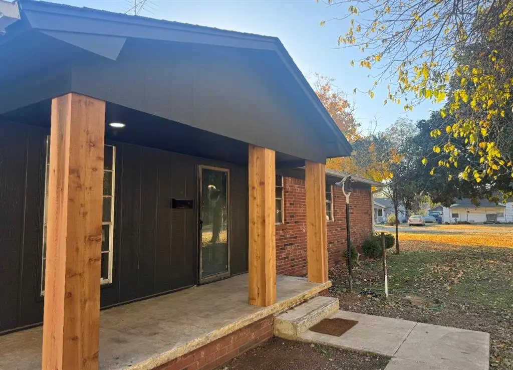 107 W Quapaw Street, Lindsay, OK 73052 - Image #1