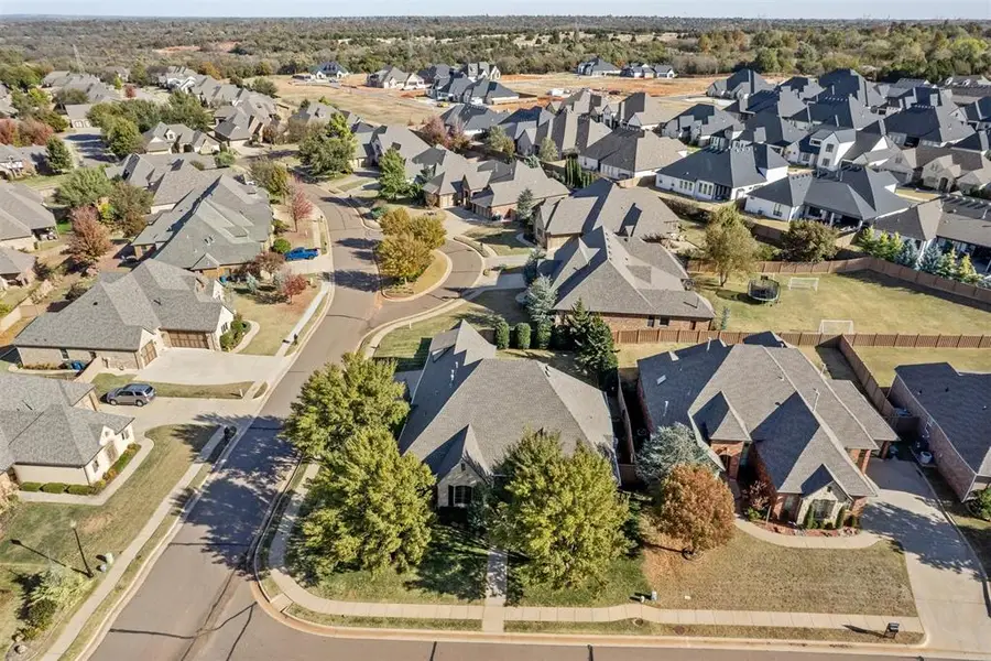 3233 Silvercliffe Court, Edmond, OK 73012 - Image #2