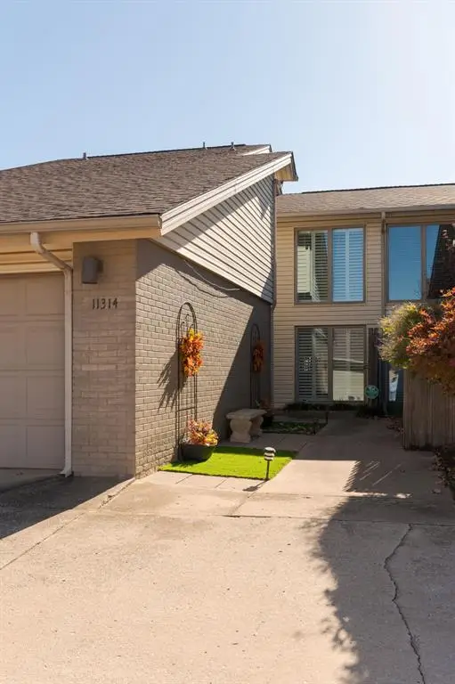 11314 Benttree Circle, Oklahoma City, OK 73120 - Image #2