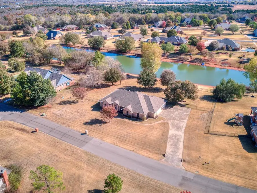 22622 Graces Terrace, Edmond, OK 73025 - Image #2