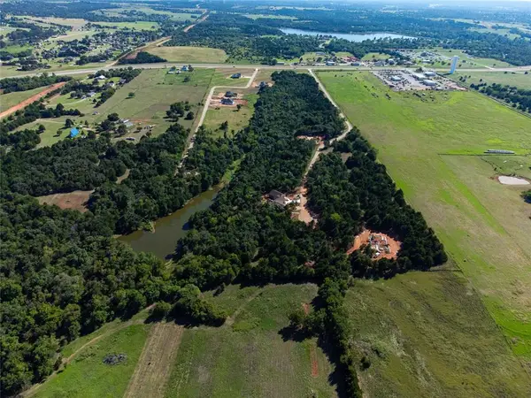 1041 Meadow Park Road, Guthrie, OK 73044