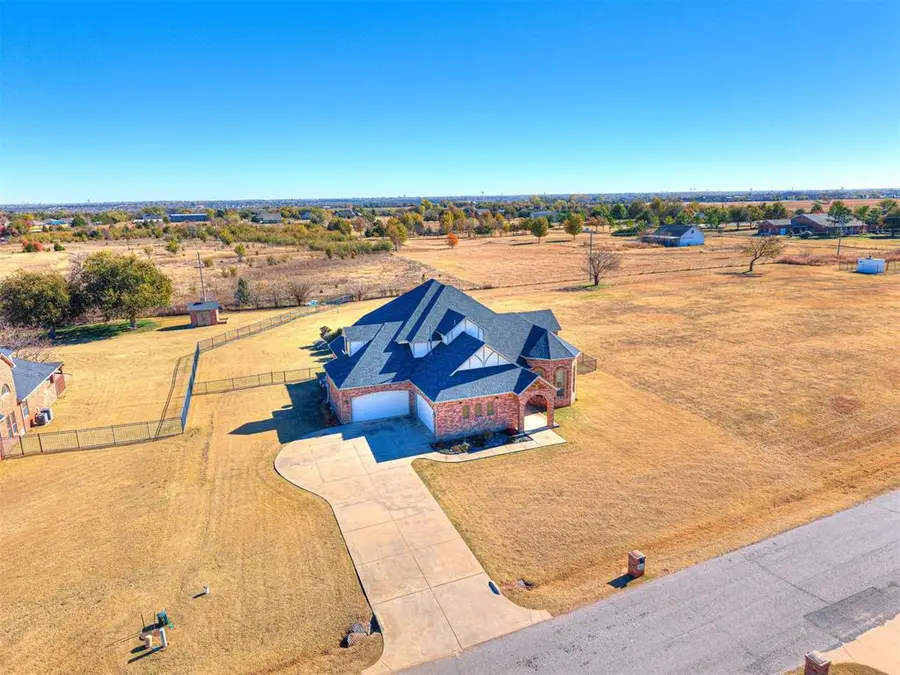 20960 Highlander Ridge Drive, Edmond, OK 73012 - Image #2