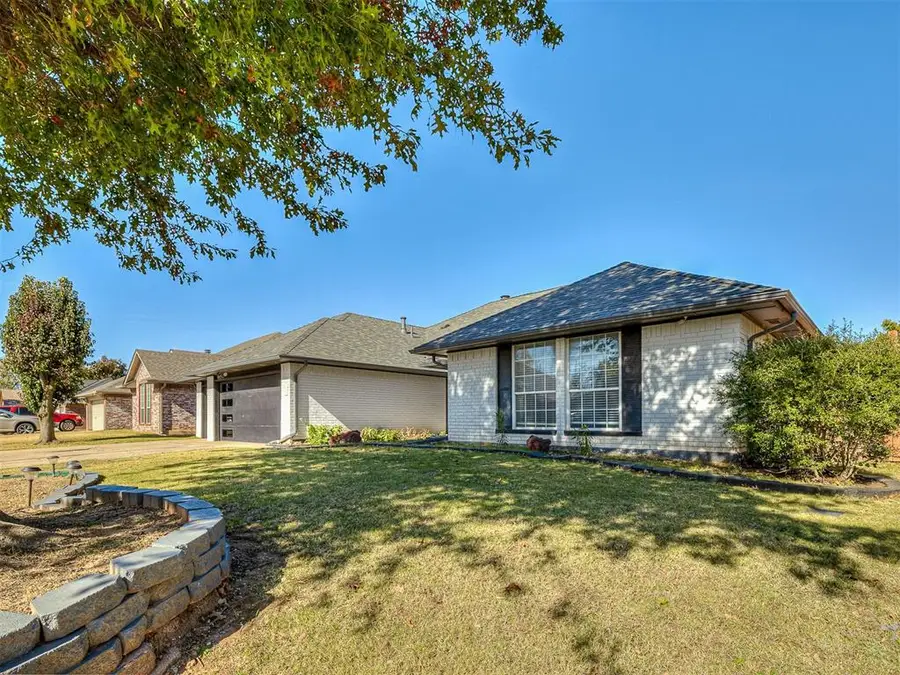 8529 Willow Creek Boulevard, Oklahoma City, OK 73162 - Image #2