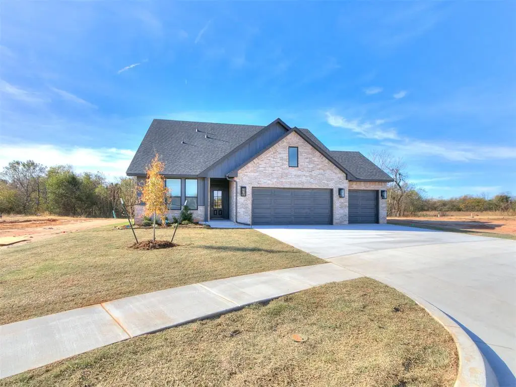 9404 NW 75th Street, Yukon, OK 73099 - Image #1