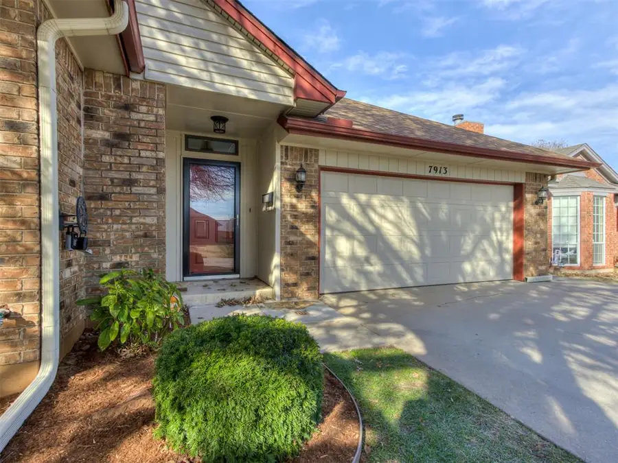 7913 Wilshire Ridge Drive, Oklahoma City, OK 73132 - Image #3